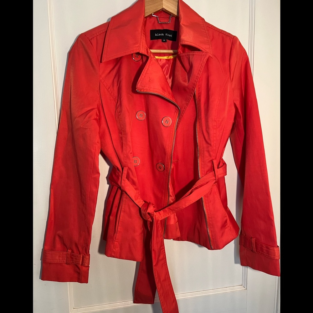 🔥NWOT BLACK RIVET BELTED LARGE BUTTON RED WOMENS CLASSY CHIC RAIN JACKET…
